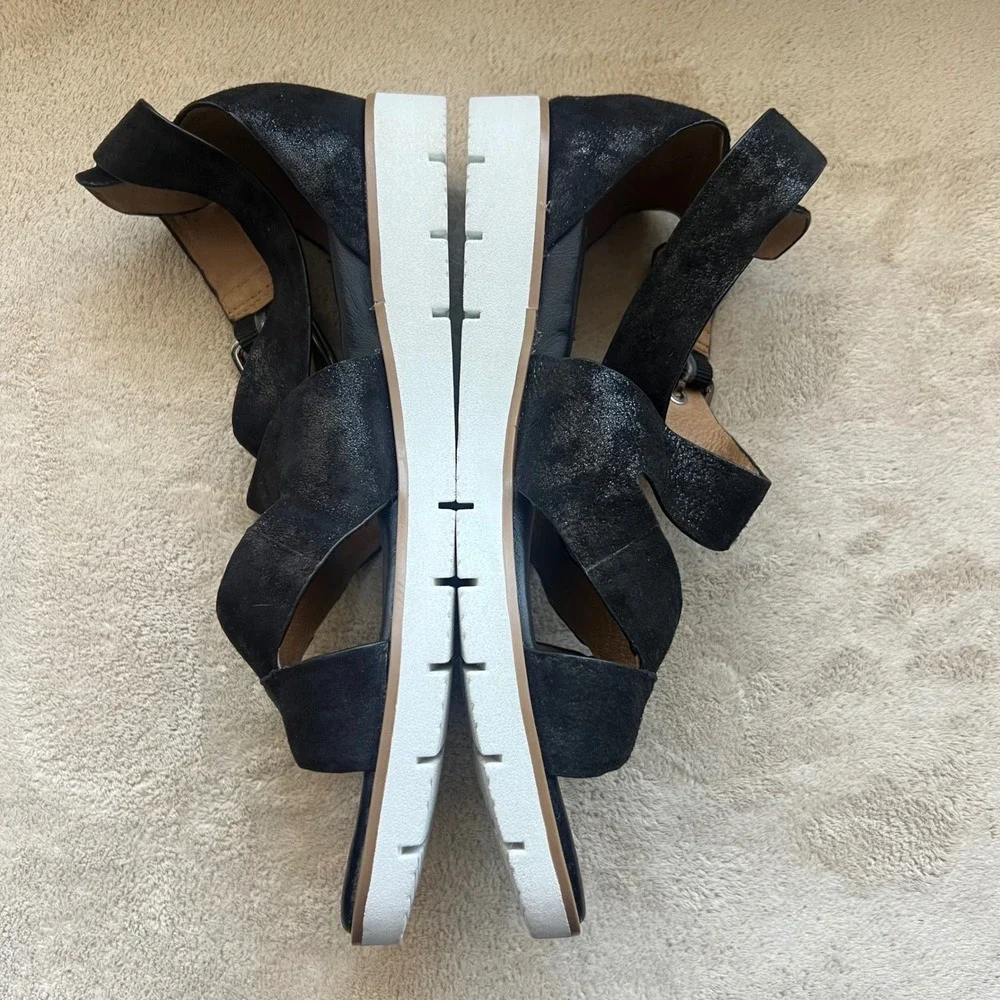 Sofft‎ Women 7.5M Black on Black Metallic Leather Ankle Strap Platform Sandal